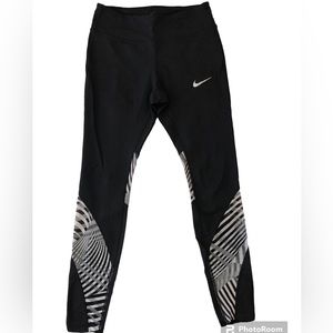 Nike | Epic Lux Graphic Run Tights - Women’s Medium